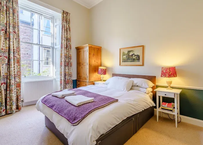 3 Bed In Edinburgh 79008